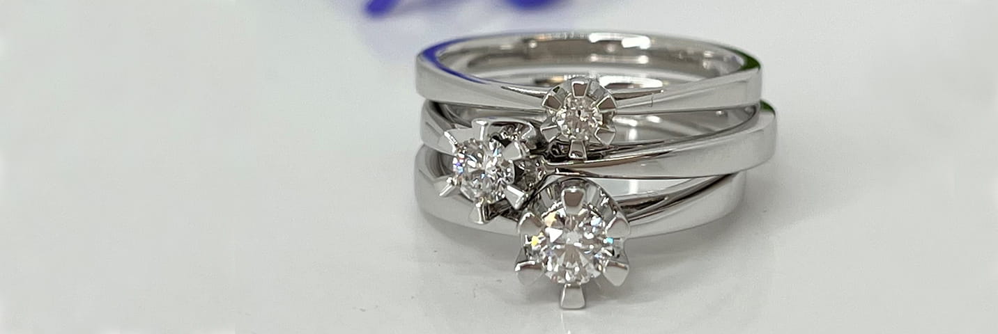 Prinsessesmykker i guld og hvidguld og med diamanter