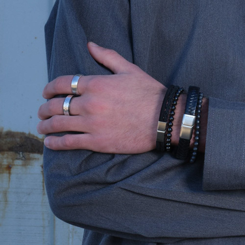 SON of NOA ring i rustfrit stål med IP black, detalje