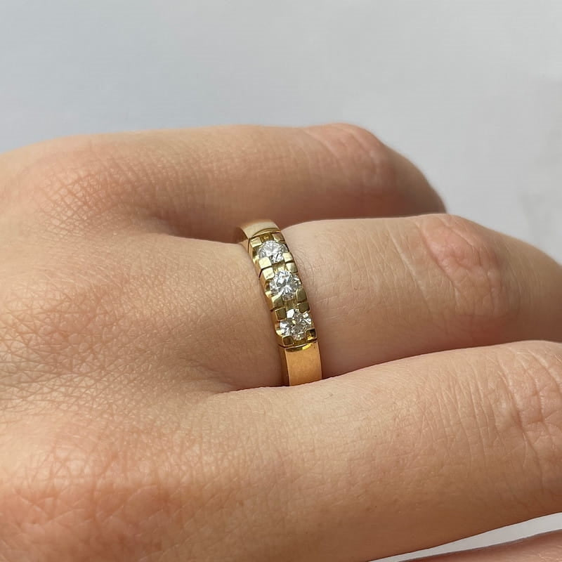 Grace Alliancering i 14 kt. med 3x0,15 ct. - 7265,3