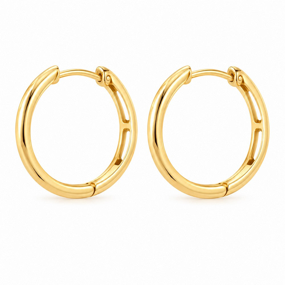 Creoler i 14 kt guld med kliklås, 17 mm i diameter