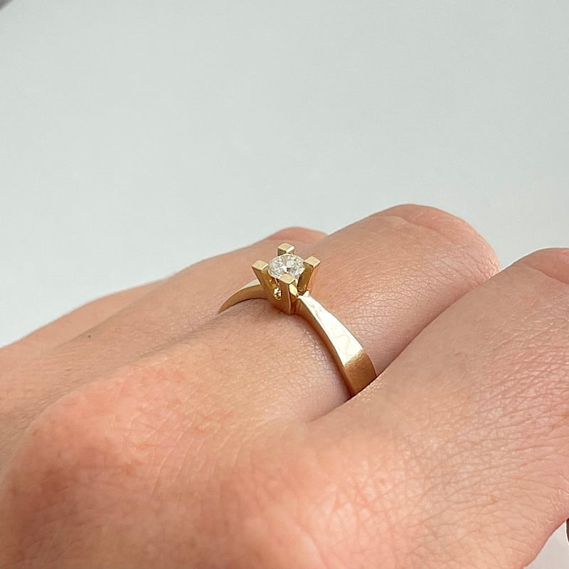 Diamantring i 14 kt. guld m 0,25ct brillant