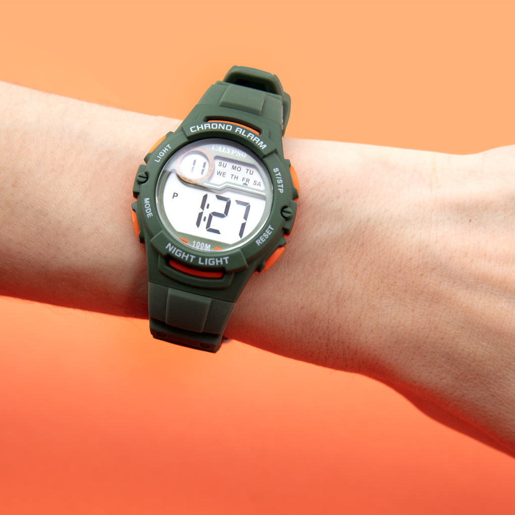Grønt Calypso børneur K5852/4 set forfra med digitalt display