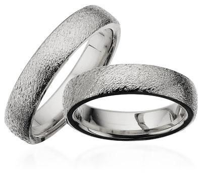 Scrouples vielsesringe i 14 kt. hvidguld med rustik overflade – 5 mm
