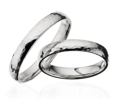 Vielsesringe i 14 kt. hvidguld med hamret overflade – 3,5 mm fra Scrouples