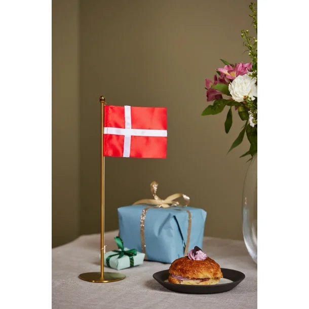 Piet Hein - Messing Bordflag med Dannebrog (35 cm)