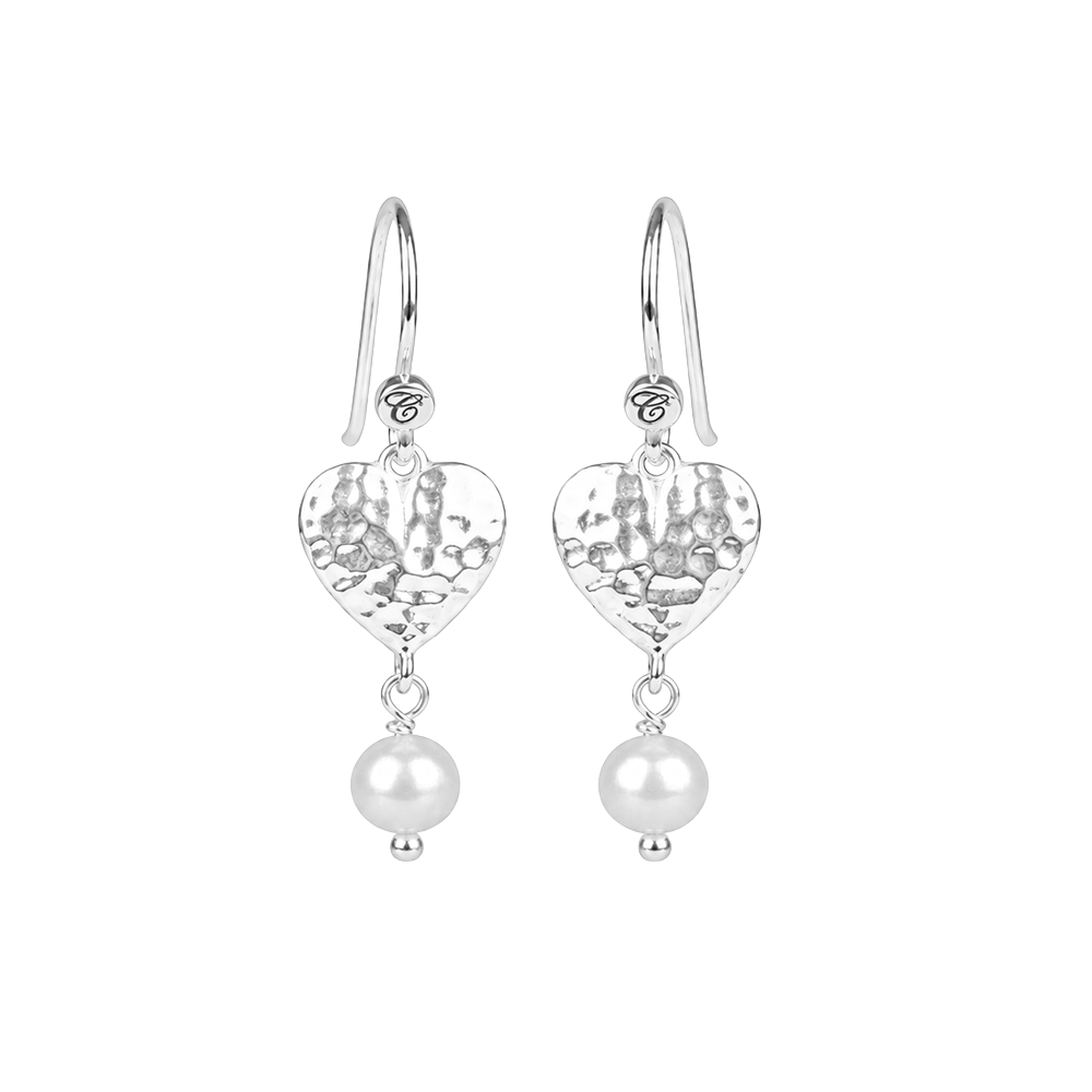 Elegante Christina Special Heart Ohrringe aus gehämmertem Silber mit Süßwasserperle und Ohrhaken
