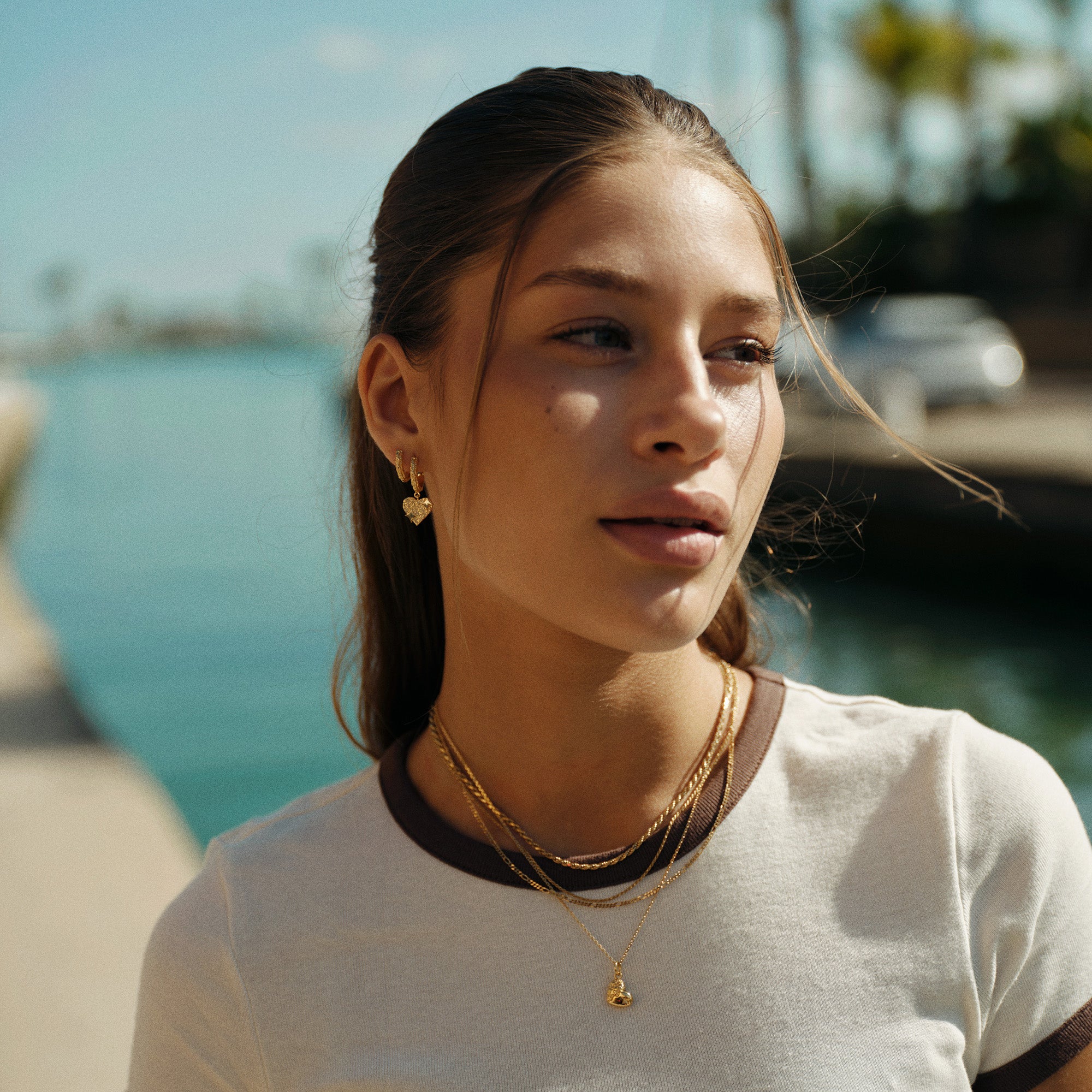 Camille Brinch Small Sparkly Hoops forgyldt styling
