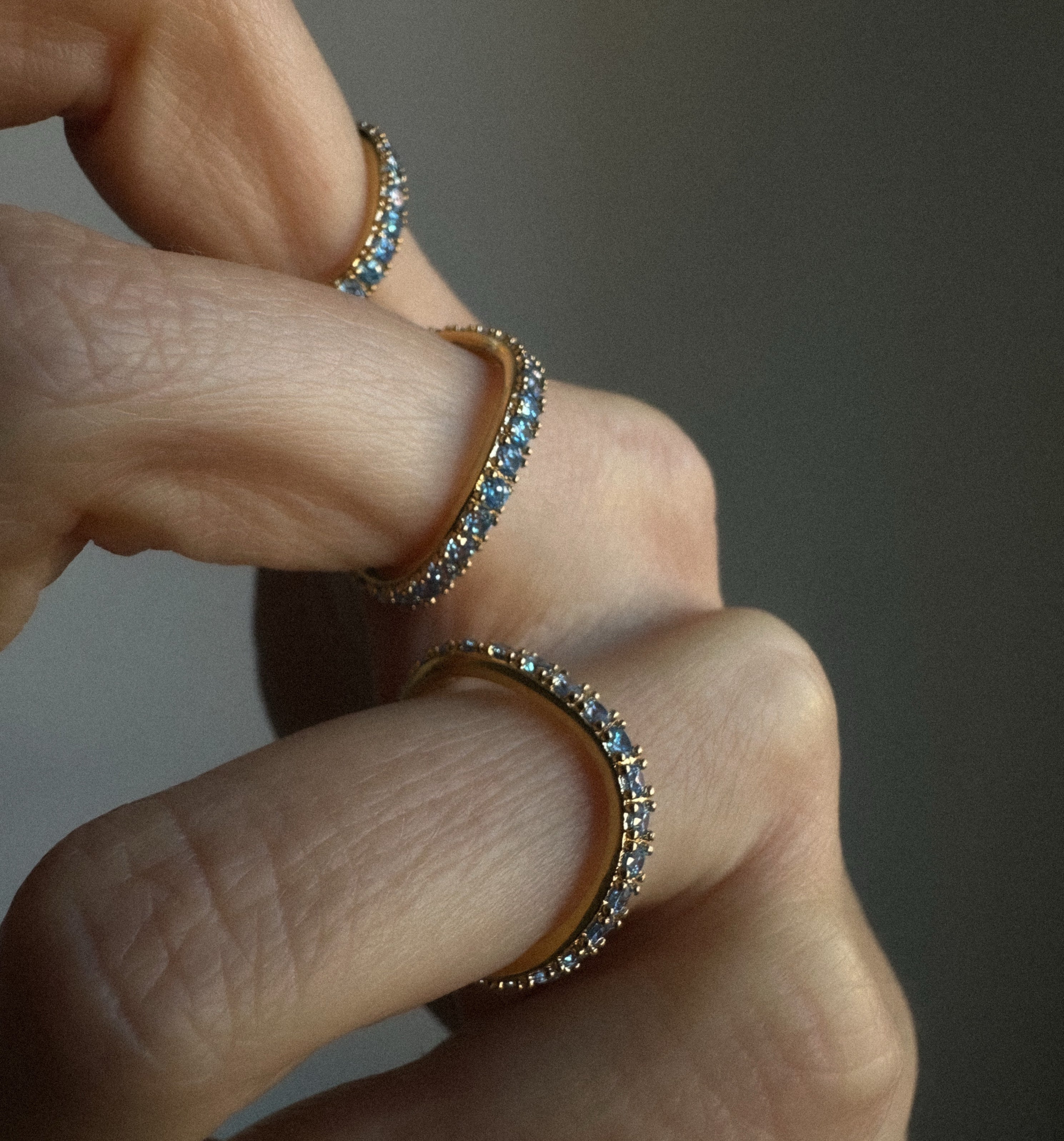 Pico Amelia ring i forgyldt messing med krystal - detaljebillede