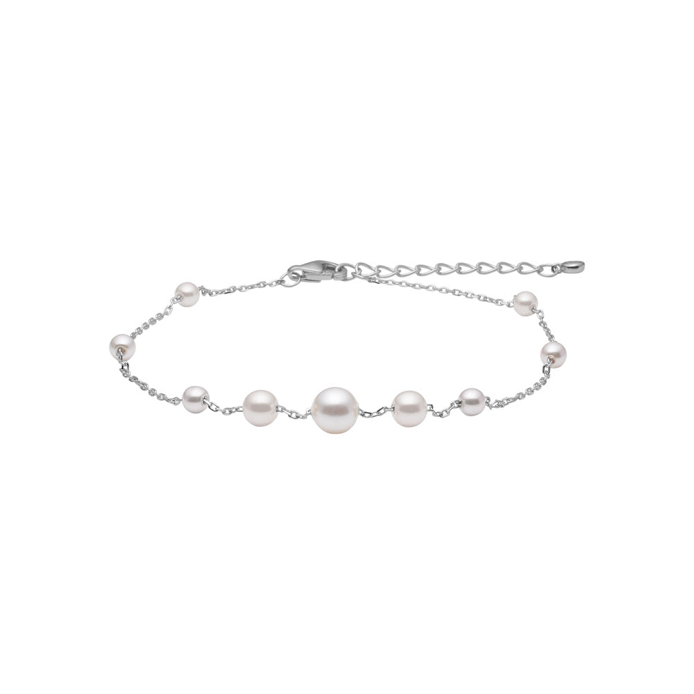 Elegantes Armband mit echten weißen Perlen in unterschiedlichen Größen, an einer feinen Kette aus rhodiniertem 925er-Sterlingsilber – klassisch, stilvoll und zeitlos.