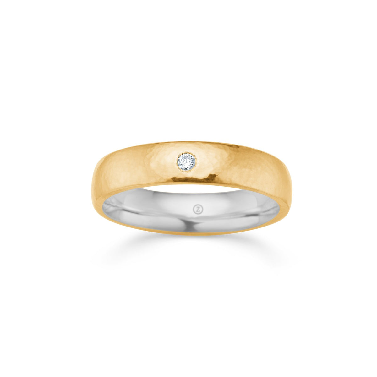 Mads Z hamret damering 4 mm med diamant i 8 kt. guld med sølvkerne