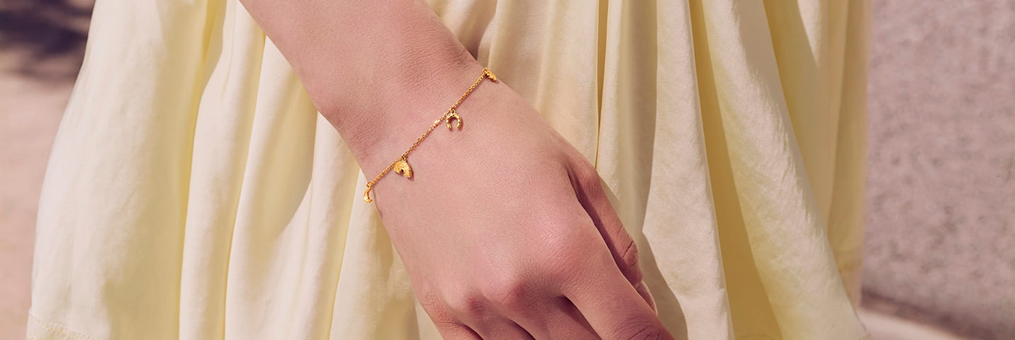 Maanesten armbånd