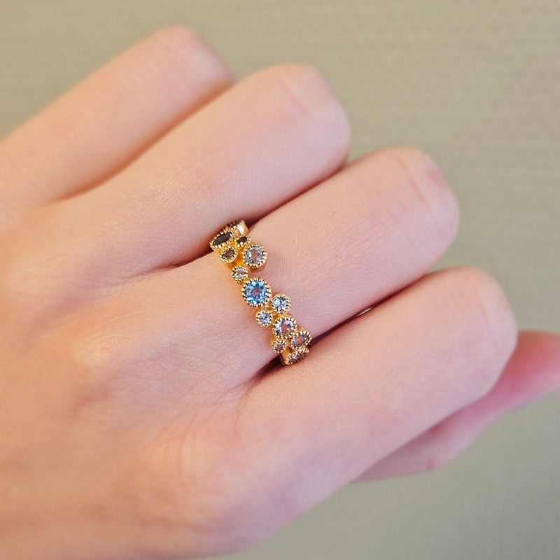 Mads Z - Luxury Rainbow ring i 14 kt guld m. blå sten