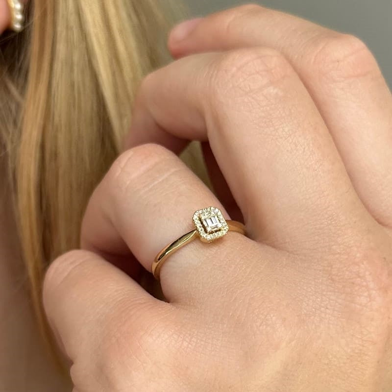 Elizabeth diamant ring i 14 karat guld fra Mads Z 2
