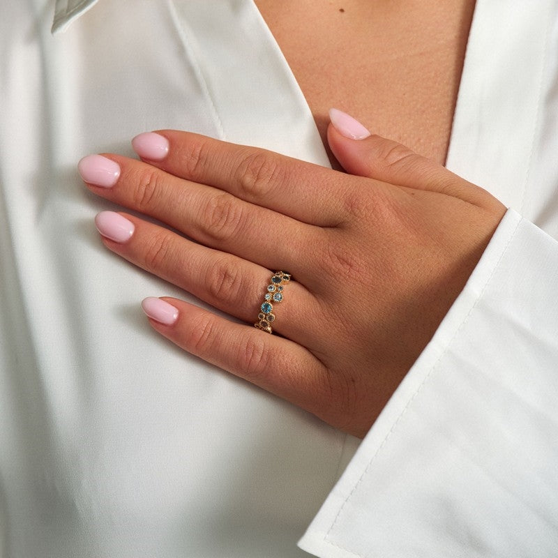 Blå Luxury Rainbow ringen fra Mads Z
