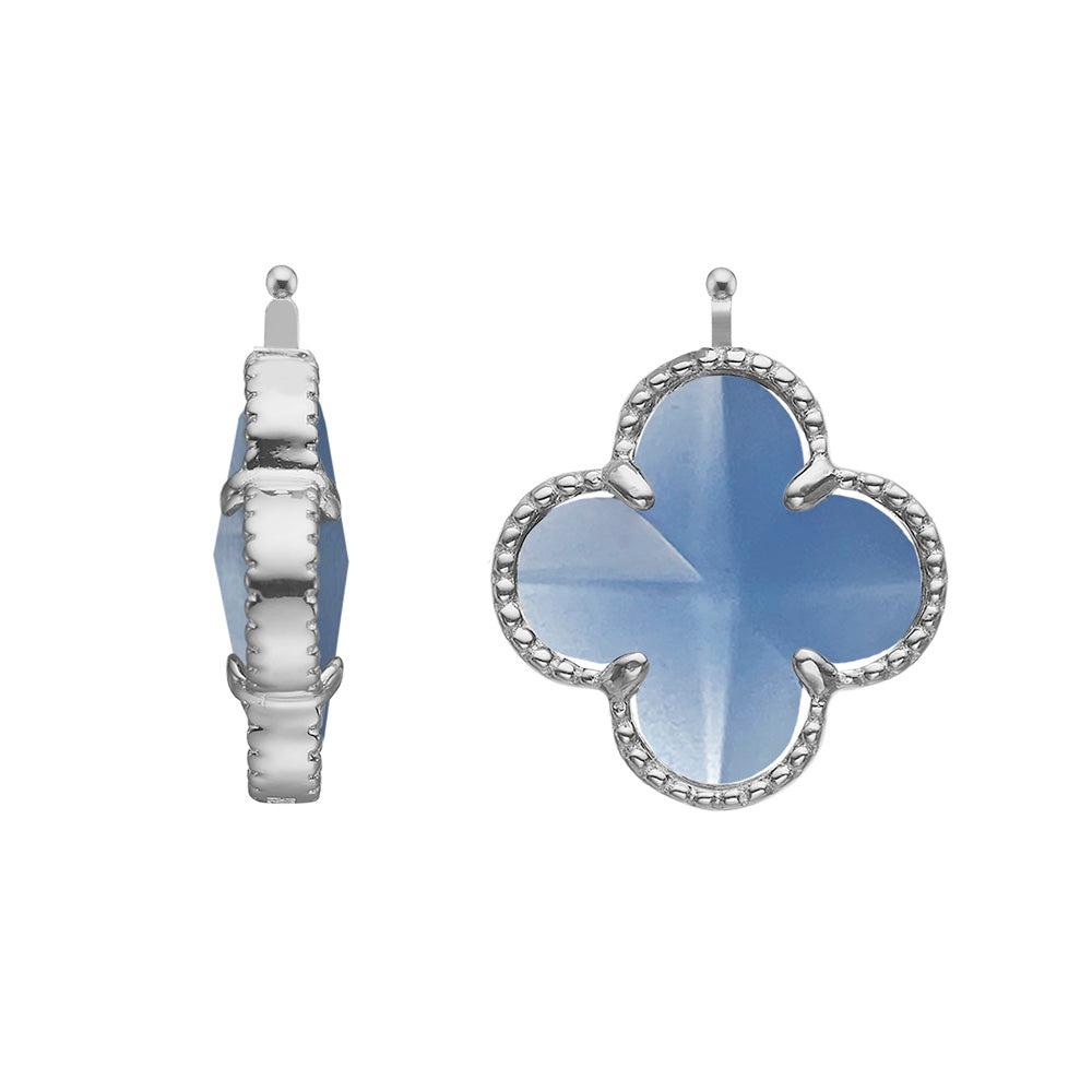 Elegante Heide-Heinzendorff-Kleeblatt-Ohrringe aus rhodiniertem Silber mit hellblauen, facettierten Glaselementen.