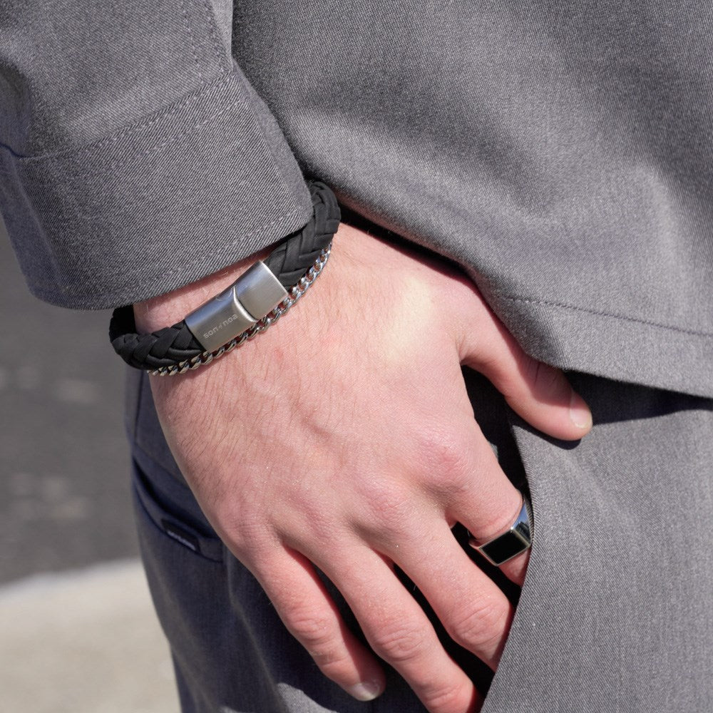 SON of NOA - Armbånd i rustfrit stål 3 mm 16+3 cm båret af model