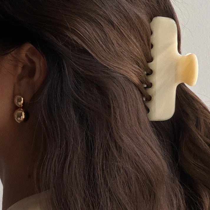 Pico – Grand Sloane Claw Ivory Haarspange