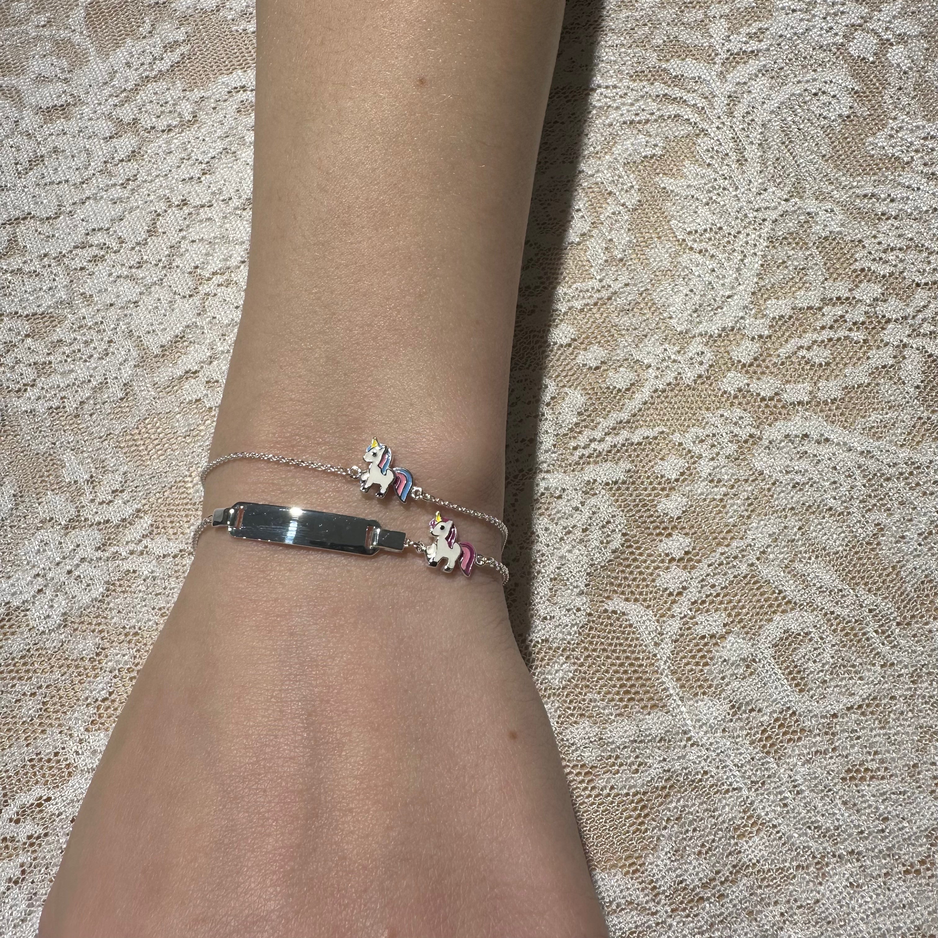 Silbernes Kinder-Plättchenarmband mit Einhorn und echter Emaille