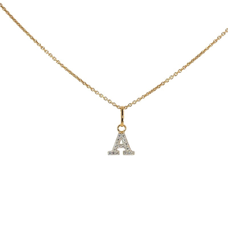 Buchstabenanhänger in 8 Karat Gold mit zirkonia