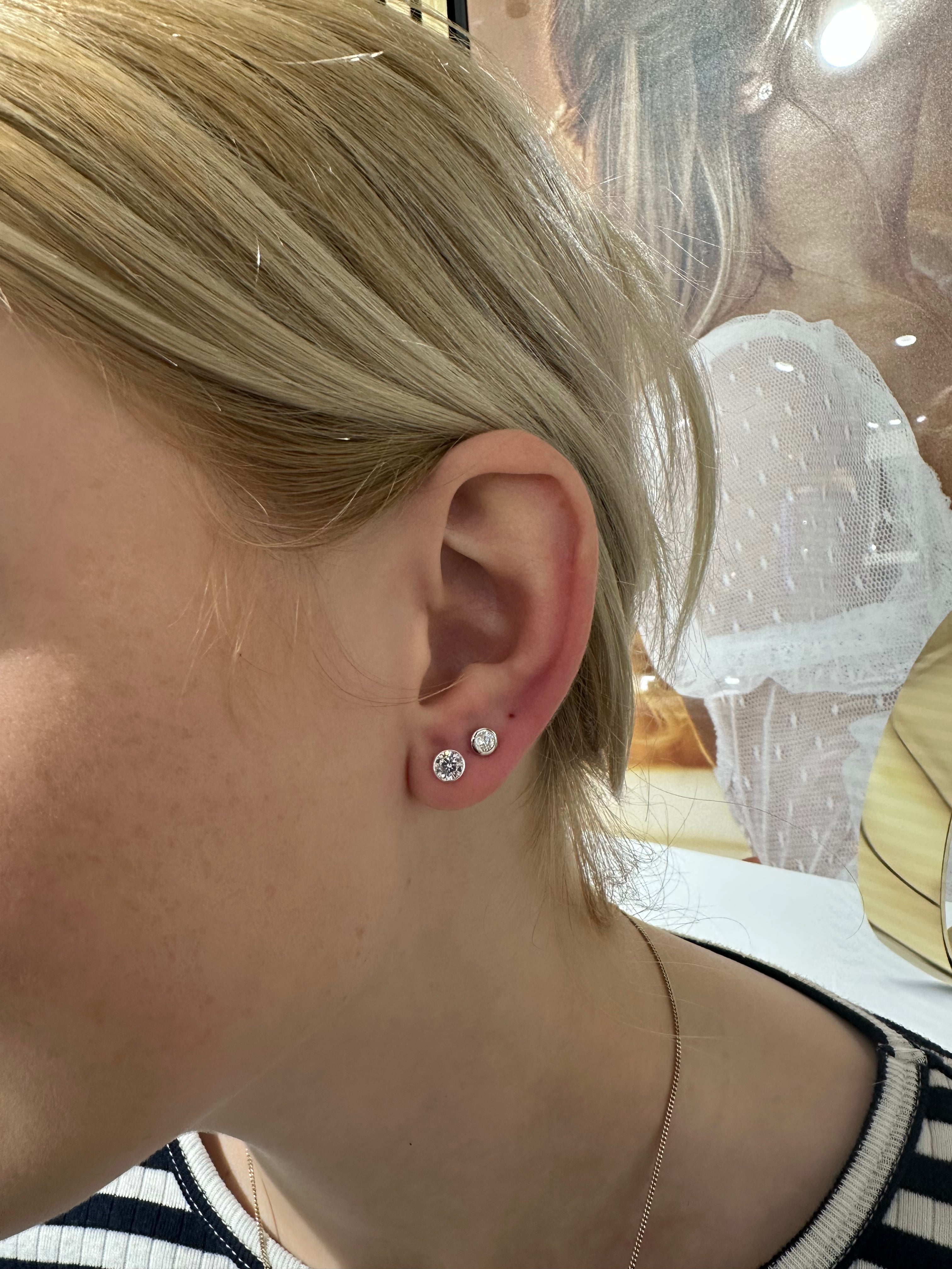 Silber Ohrstecker mit rundem Zirkonia