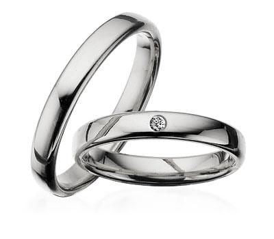 Weißgoldringe aus 14 kt. 3,5 mm. leicht oval, glatt. Mit oder ohne Brillant