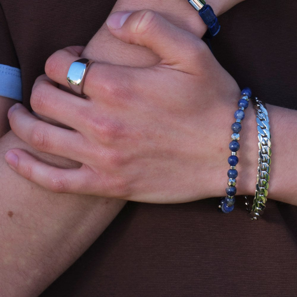 Son of Noa - Rustfrit stål panser armbånd båret af model
