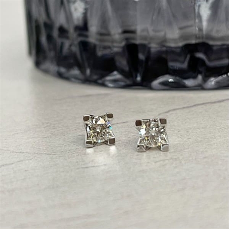 Kleopatra Ohrstecker in 14kt. Weißgold 0,10ct.-0,50ct