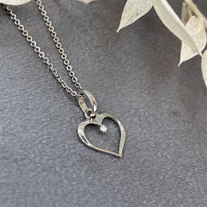 Herzanhänger in 14 kt Weißgold mit Kette | SPAREN SIE 50%