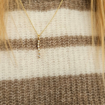 Langer Anhänger aus 8 Karat Gold mit sechs funkelnden weißen zirkonia