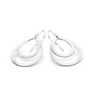 Pernille Corydon - Kleine Doppeltropfen-Ohrringe in Silber