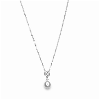 Elegante Perlenkette mit Perlenanhänger in Silber