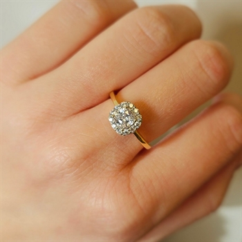 8 Karat Goldring mit zirkonia in Rosette 3