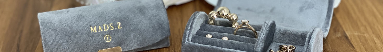 Eksklusive Schmuckstücke aus Gold und Silber von Mads Z