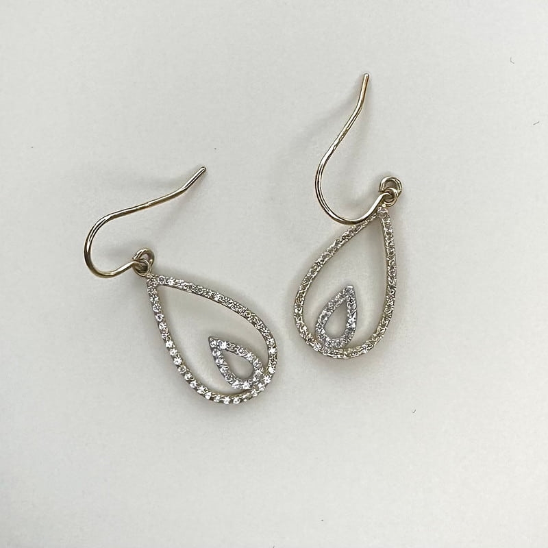 Ohrhaken in 8 kt. Gold mit zirkonia