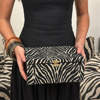 Großes Pico Schmuckkästchen in black zebra mit rosa mattem Satinfutter.2