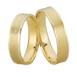 Eheringe/Verlobungsringe aus 8-14 kt Rotgold von Nuran mit Diamanten