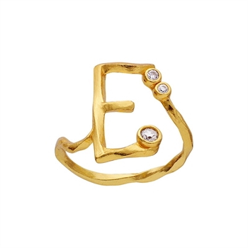 Alphabet Ring aus Vergoldet Silber mit dem Buchstaben E von Maanesten